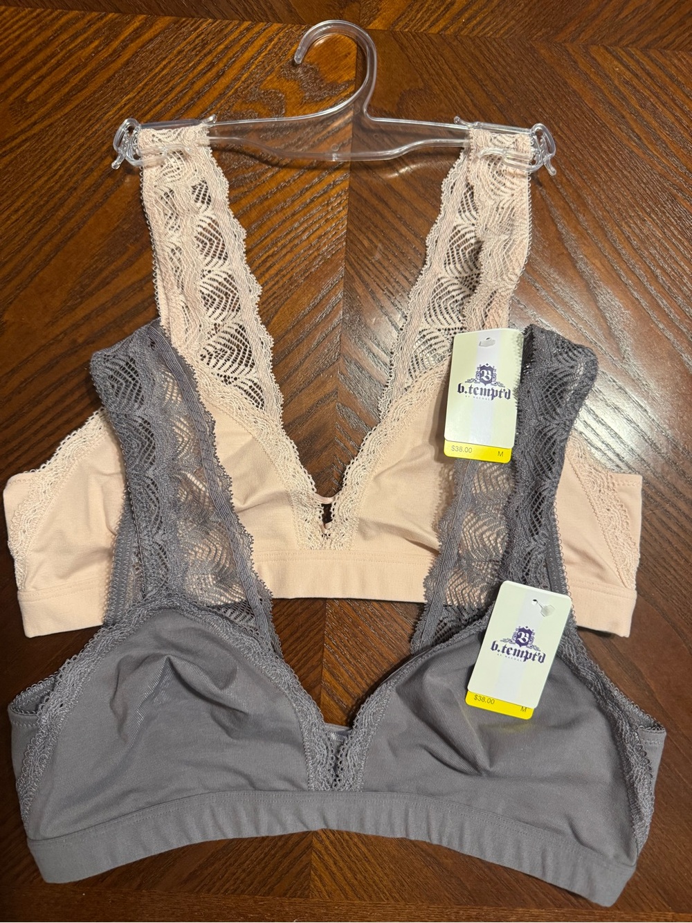 b.tempt’d NWT Lace-Trim — 2 Pack Wireless Bralette Size Medium